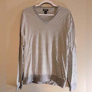 Kenneth Cole Men’s Vneck Sweater